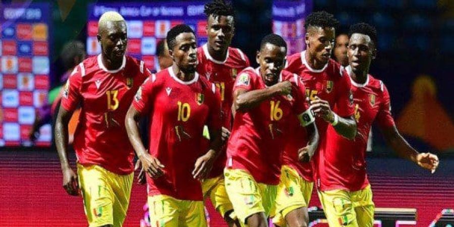 فرحة لاعبي غينيا بعد الفوز