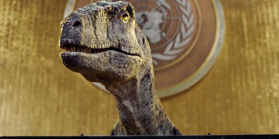 الديناصور على منصة قاعة الجمعية العامة للأمم المتحدة بنيويورك