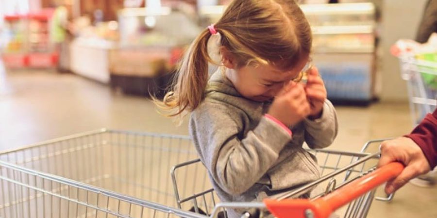 سلوك الطفل أثناء التسوق ـ تعبيرية