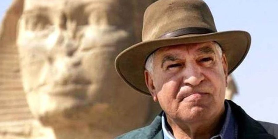 عالم الآثار المصري الكبير الدكتور زاهي حواس