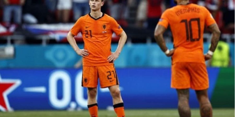 حسرة لاعبي هولندا بعد الهدف الثاني
