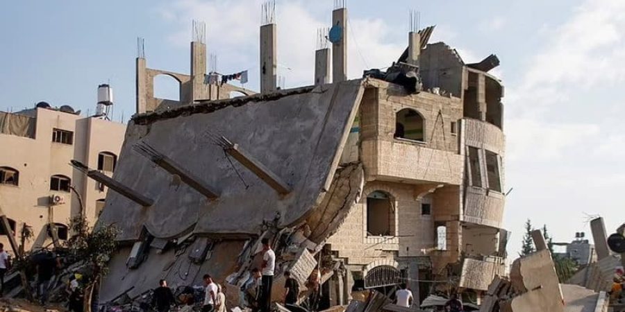 دمرت طائرات الاحتلال 8 أبنية على رؤوس ساكنيها | وكالات