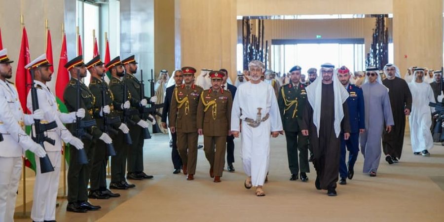 جلالةُ السُّلطان المعظم يغادر دولة الإمارات