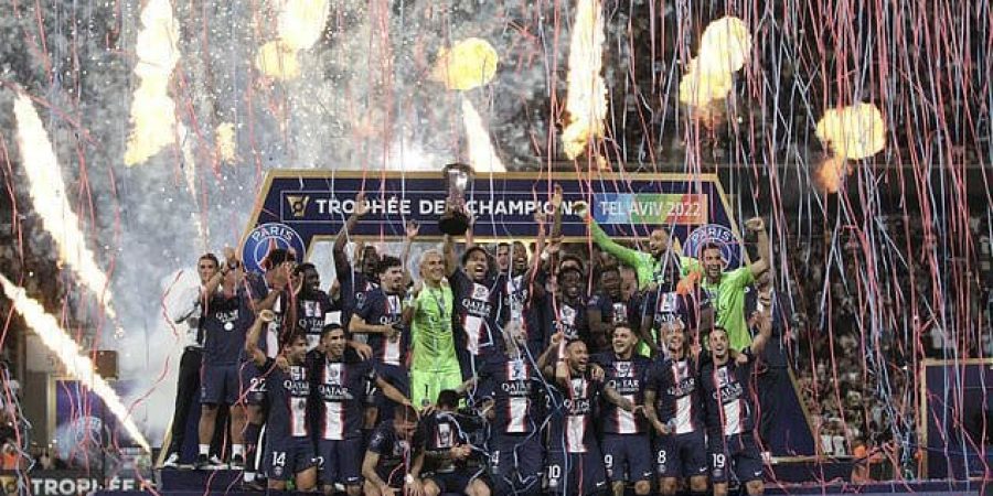 نجوم باريس سان جيرمان يحتفلون بلقب كأس السوبر الفرنسي