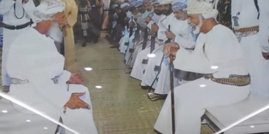 من لقاء المغفور له جلالة السلطان قابوس مع الشيخ مطر الدرعي في 2009