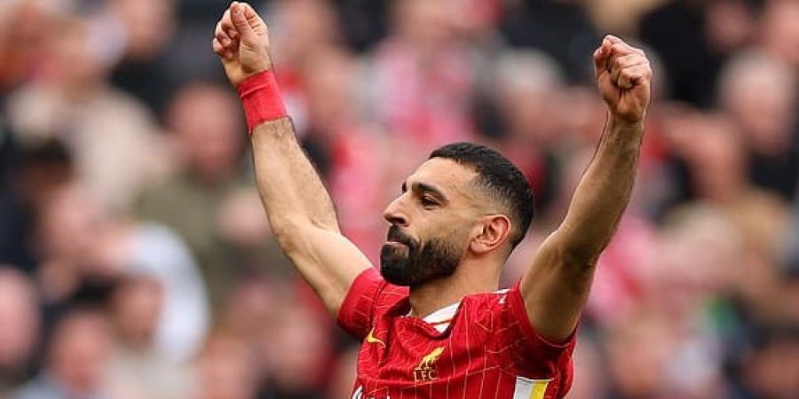 محمد صلاح يحتفل بالهدف الثاني