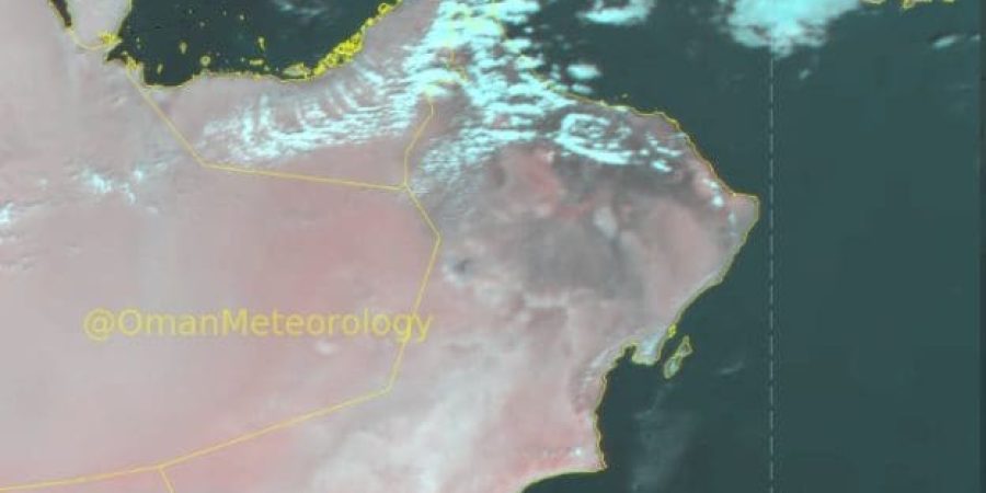 فرص تأثر أجواء السلطنة بأخاديد جوية