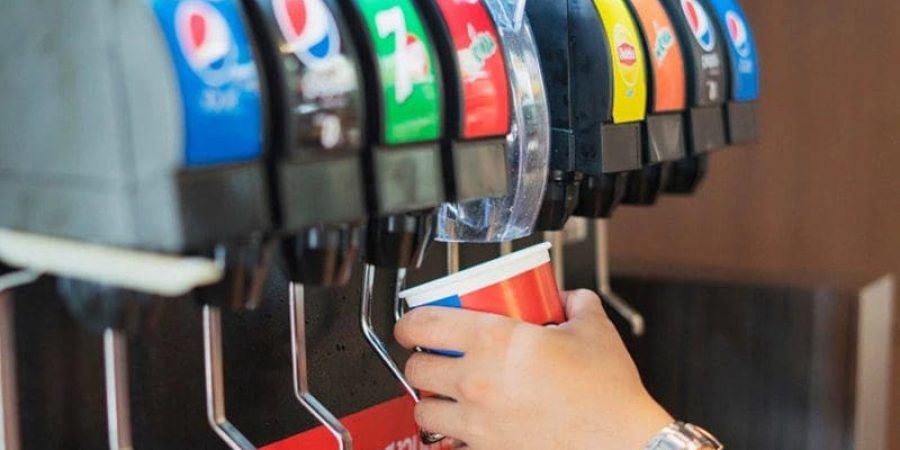 نُشرت مجلة "أبيتايت" عام 2019 أن المشروبات الغازية تسبب الإدمان خاصة لدى المراهقين