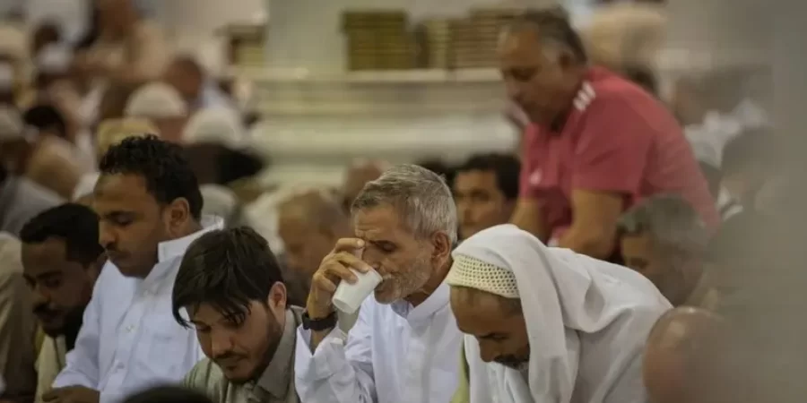 إفطار الصائم في المسجد النبوي