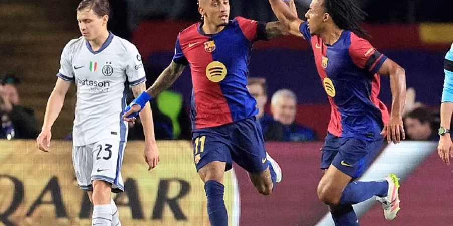 فرحة لاعبي برشلونة بالتعادل