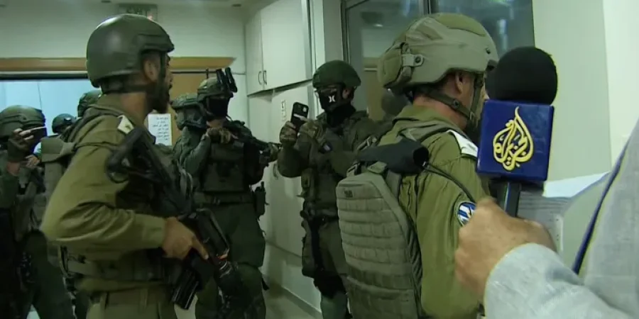 الاحتلال الإسرائيلي يغلق مكتب قناة الجزيرة في رام الله