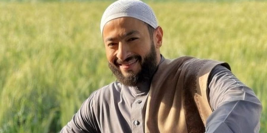 أحد أهم أسباب ارتباط الجمهور بالمسلسل هو النجم حمادة هلال بحضوره القريب إلى القلب وتمثيله البسيط العفوي (الصحافة المصرية)