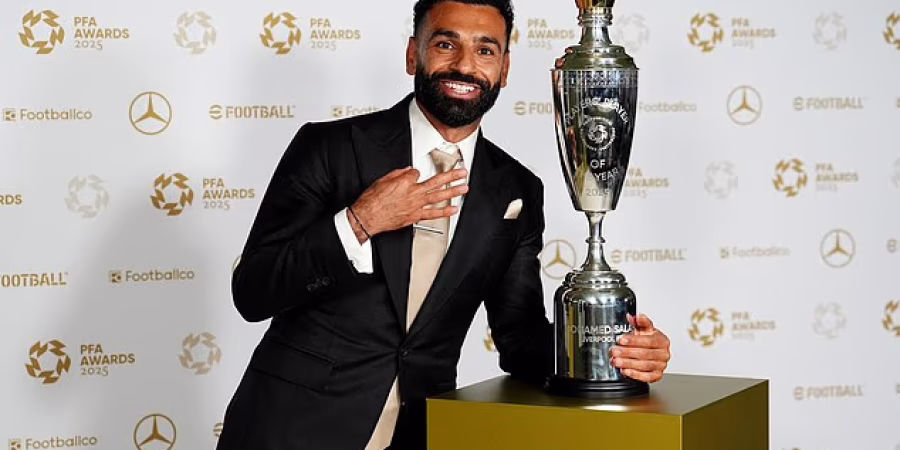 محمد صلاح يتوج بجائزة أفضل لاعب