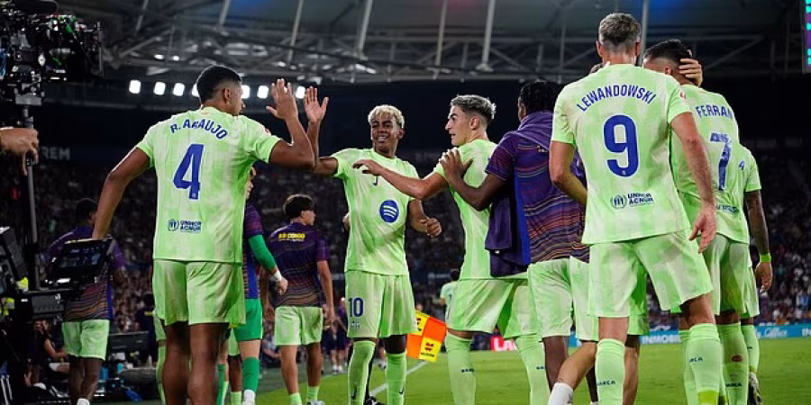 فرحة لاعبي برشلونة بالفوز