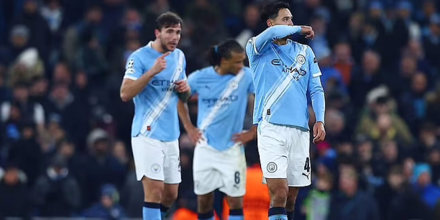 حسرة لاعبي مانشستر سيتي بعد الخسارة