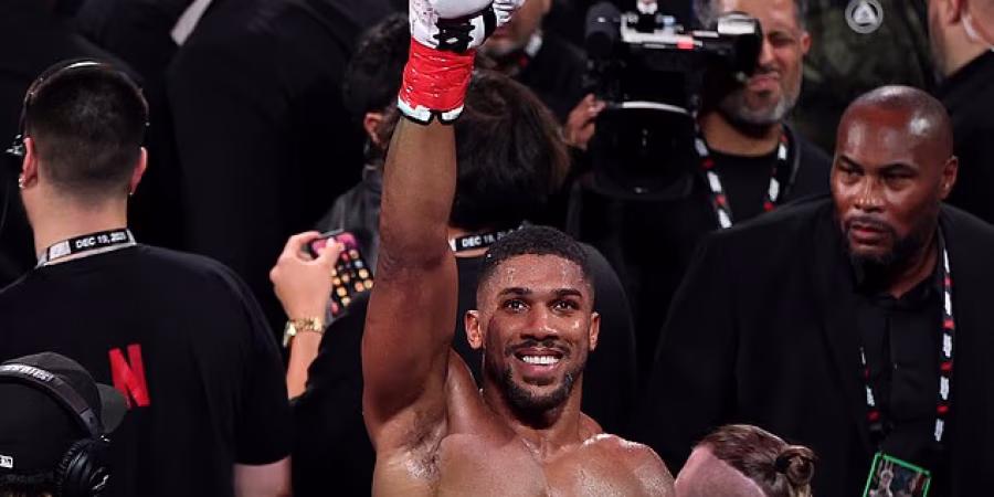 الملاكم البريطاني جوشوا