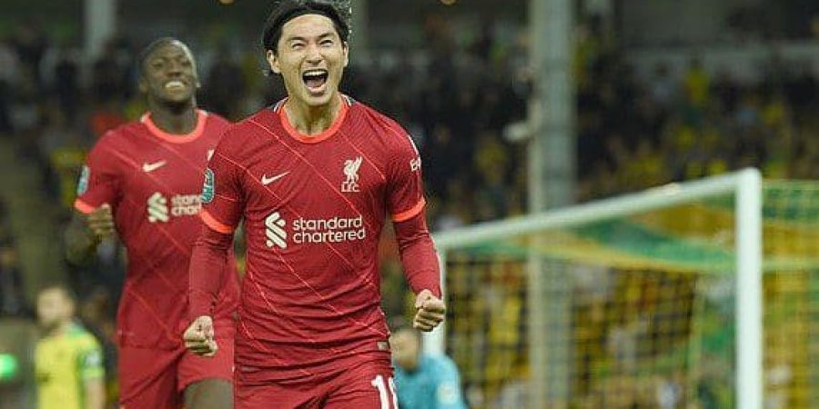 فرحة تاكومي مينامينو بعد تسجيله هدفين لليفربول