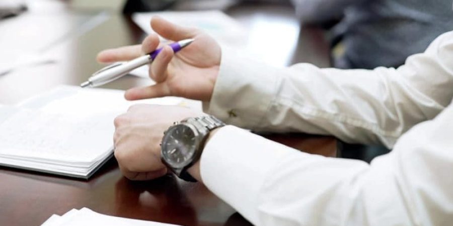 تُضعف هذه المتلازمة قدرة الفرد على التعلم في الفصل، وتخلق صعوبات في العمل.