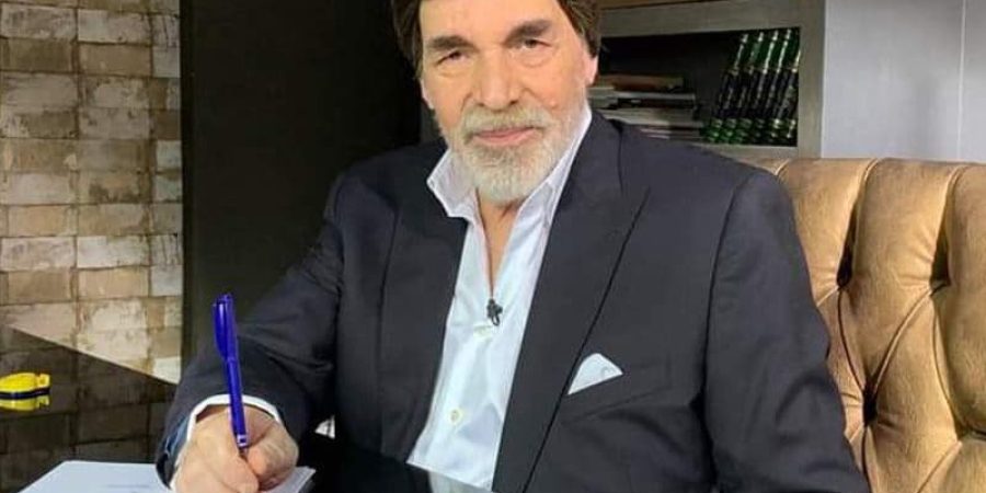 ارتبط اسم ياسر العظمة بسلسلة الدراما الشهيرة "مرايا"