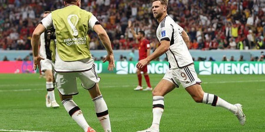 فرحة نيكلاس فولكروج بهدف التعادل