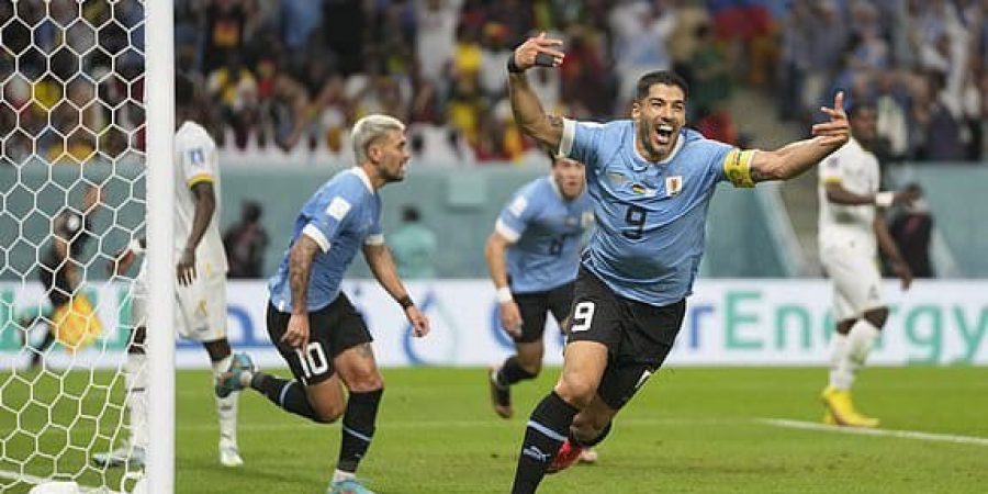 فرحة نجوم الأورجواي للتأهل للدور الثاني لم تكتمل