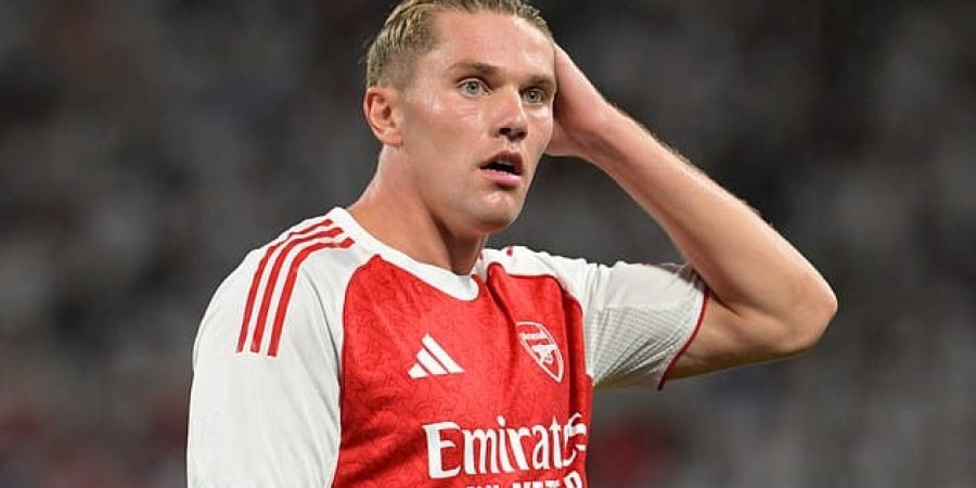 حسرة لاعب آرسنال بعد الخسارة