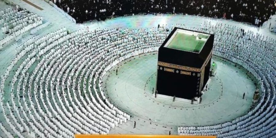 الصورة المبهرة لصلاة العشاء الخميس الفائت.