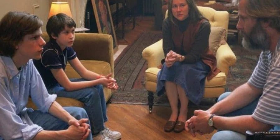 مشهد من فيلم الحبار والحوت