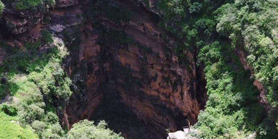 حفرة "بئر الطيور"