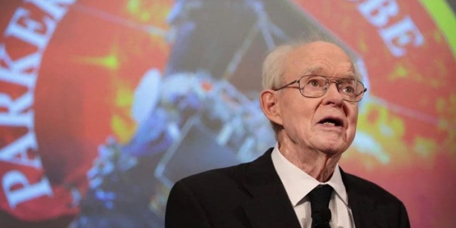 يوجين باركر العالم المتخصص في دراسة الشمس وأول من وضع نظرية عن وجود رياح شمسية (الفرنسية)