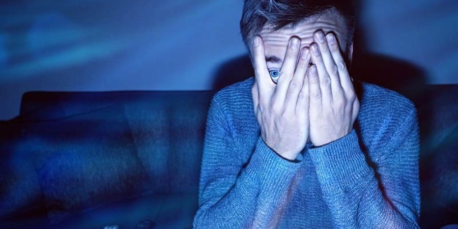 تقول بعض الدراسات إن مشاهدة فيلم رعب يمكن أن تساعد في تخفيف التوتر والقلق.