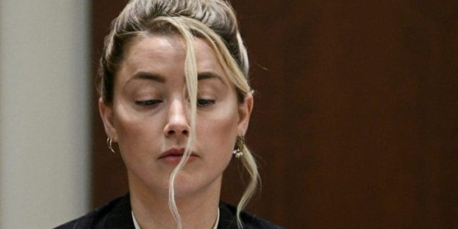 آمبر هيرد من قاعة المحكمة - رويترز