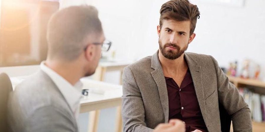 درجة الاقتراب من المتحدث تزيد من حميمية جلسة الاستماع (بيكسلز)