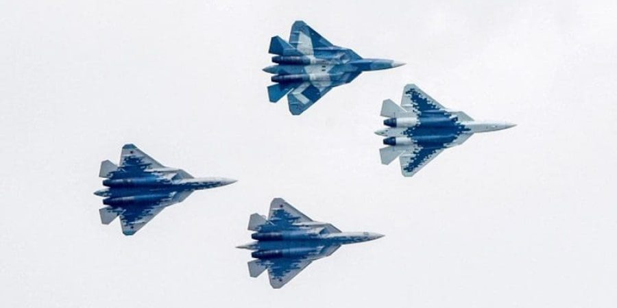 شركة "روستيخ" الحكومية أنتجت بالتعاون مع نقابة العطور الروسية عطرًا برائحة مقاتلة "كش ملك" (الفرنسية)