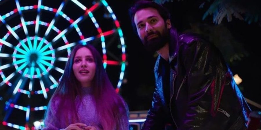 أحمد حاتم وجميلة عوض بطلًا فيلم "عروستي" (نتفلكيس)