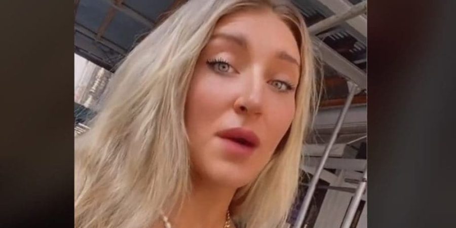 الشابة ليسا