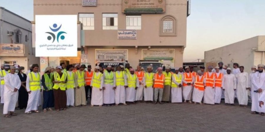 صورة لأبناء ولاية جعلان بني بو حسن سيتجهون لمساعدة اخوانهم المتضررين من الحالة المدارية