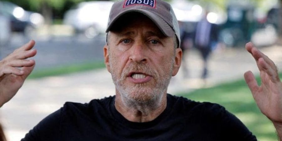 الكوميدي جون ستيوارت في واشنطن بصورة من أرشيف رويترز.