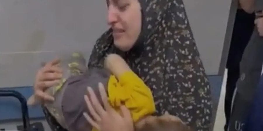 الأم المكلومة