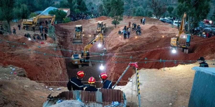 عمليات إنقاذ الطفل ريان مستمرة بالمغرب في ظل مخاطر انهيار التربة (الفرنسية)