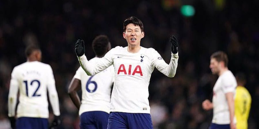 فرحة هيونج مين سون بعد تسجيل الهدف الثاني