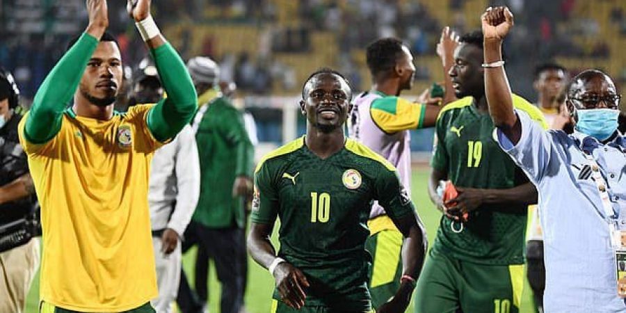 فرحة لاعبي السنغال بعد الفوز