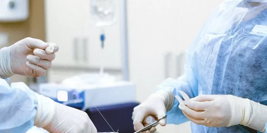 العملية تهدف إلى شد البطن وشفط الدهون بسرعة