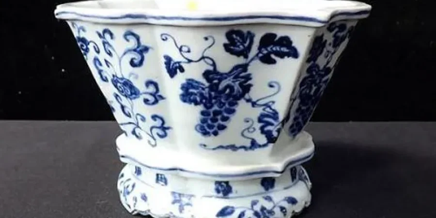 وعاء خزفي صيني