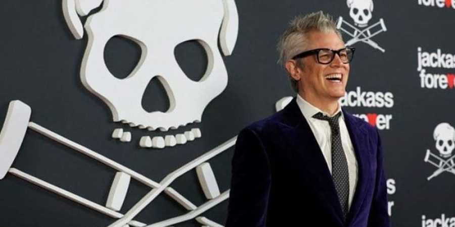 المنتج جوني نوكسفيل بالعرض الأول للفيلم الكوميدي "أحمق للأبد" في لوس أنجليس