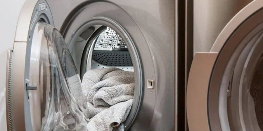 إذا قمت بتعبئة الغسالة بالكامل، فلن يتمكن المنظف من الانتشار وتنظيف جميع الملابس