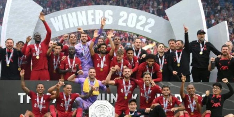 فرحة لاعبي ليفربول بالبطولة