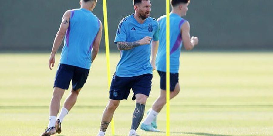 ميسي خلال تدريبات منتخب بلاده