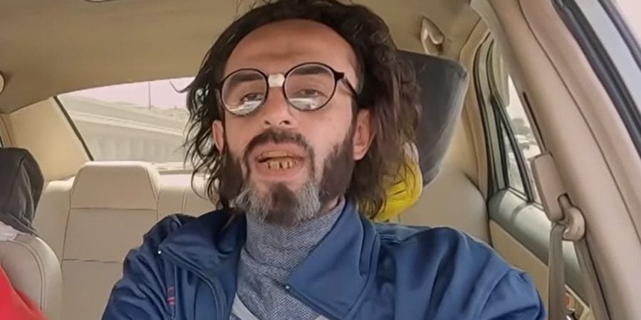 مقدم برنامج كريزي تاكسي إبراهيم السمان