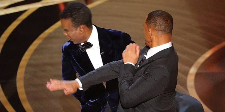 ويل سميث صفع الممثل الأميركي الكوميدي كريس روك.